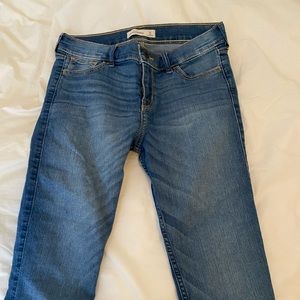 buy1get1 50% off!- Abercrombie kids light blue denim skinny jeans